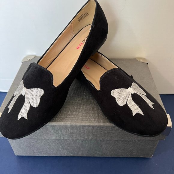 JustFab Black Suede Flat With White Stitched Bow On Toe - Picture 1 of 6